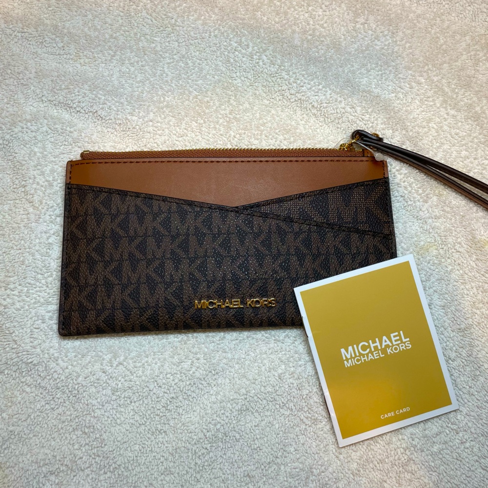 Micheal Kors Wrist Wallet